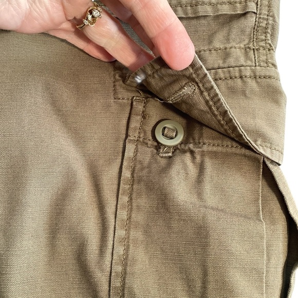 Guide Series Cotton Bermuda Cargo Shorts, Camel Color - Size 8 - Picture 5 of 10